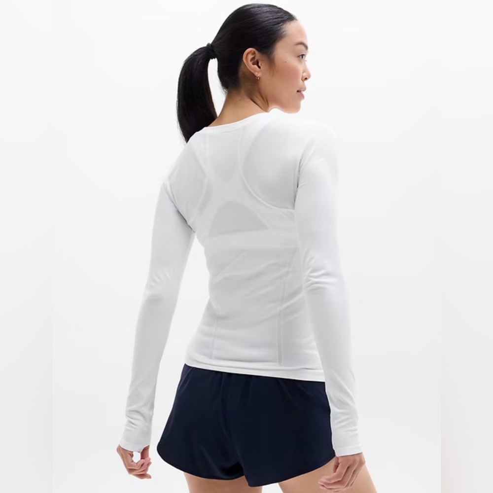 ATHLETA White Momentum Seamless Top Size Small NWOT Hem Grippers, Thumb Holes